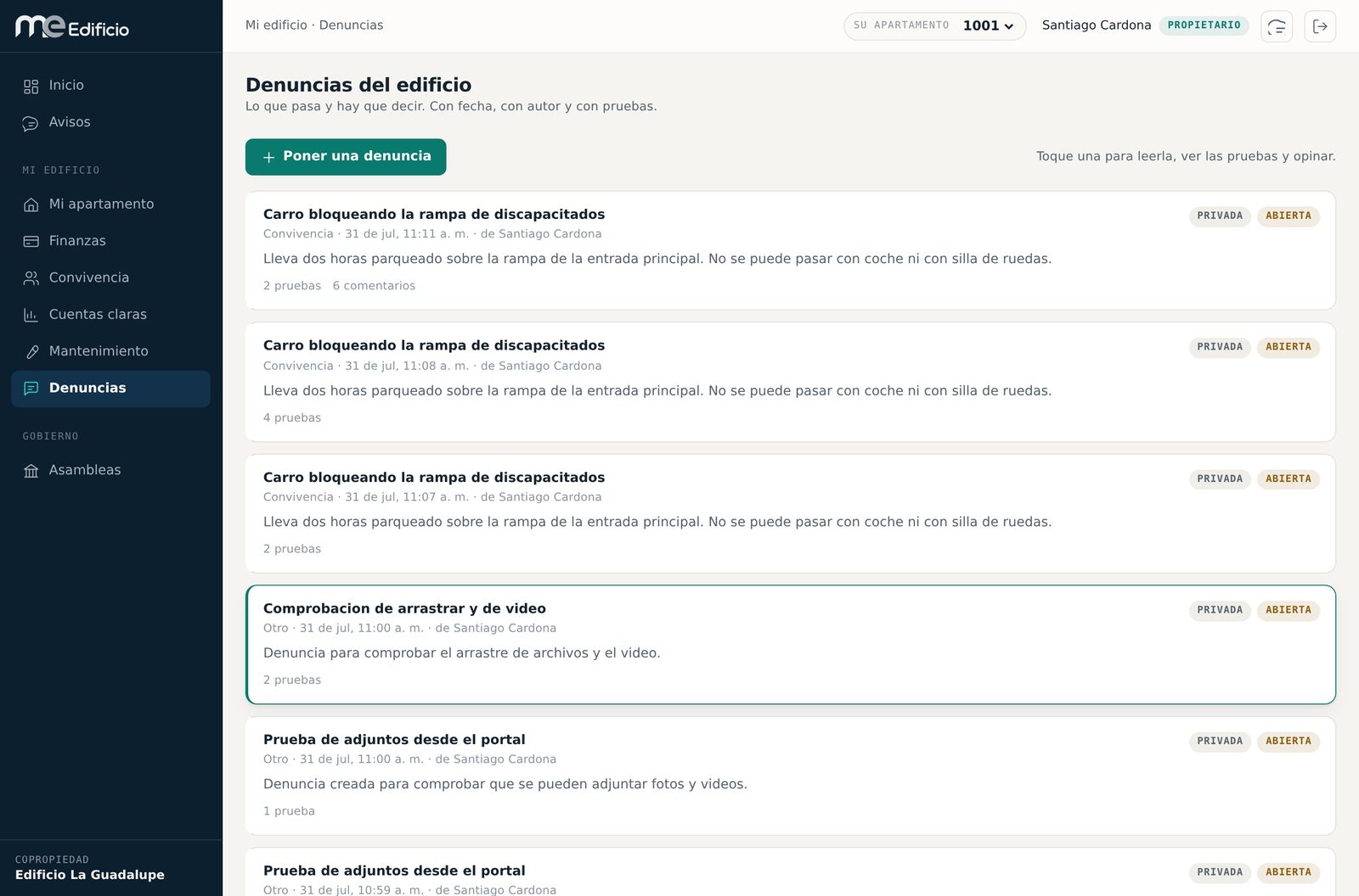 Módulo de denuncias con el hilo de una denuncia abierta y sus pruebas.
